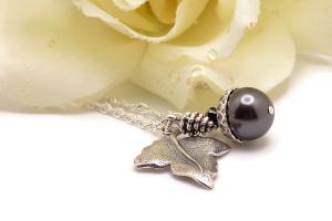 Sterling Silver Ivy Leaf and Black Pearl Acorn Necklace Nature-Inspired Handmade Jewelry
