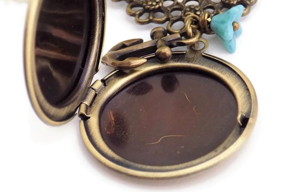 Nautical Photo Locket Necklace with an  Anchor, Vintage-Inspired Jewelry 