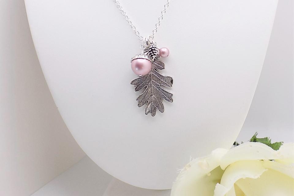 Pearl Acorn Leaf Necklace Autumn Nature-Inspired Handmade Jewelry 